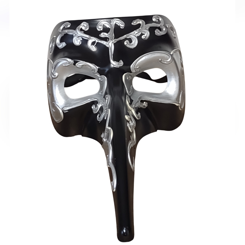 Elegant Black and Silver Venetian Mask - Picture 4 of 7